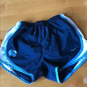 Nike UNC shorts women’s small